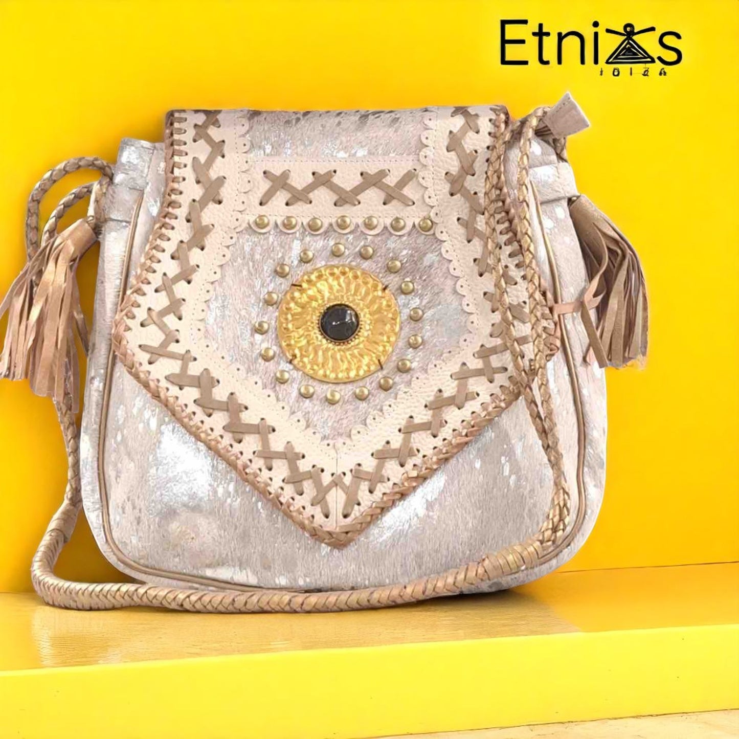 White Eye Basket · Natural Palm & Leather