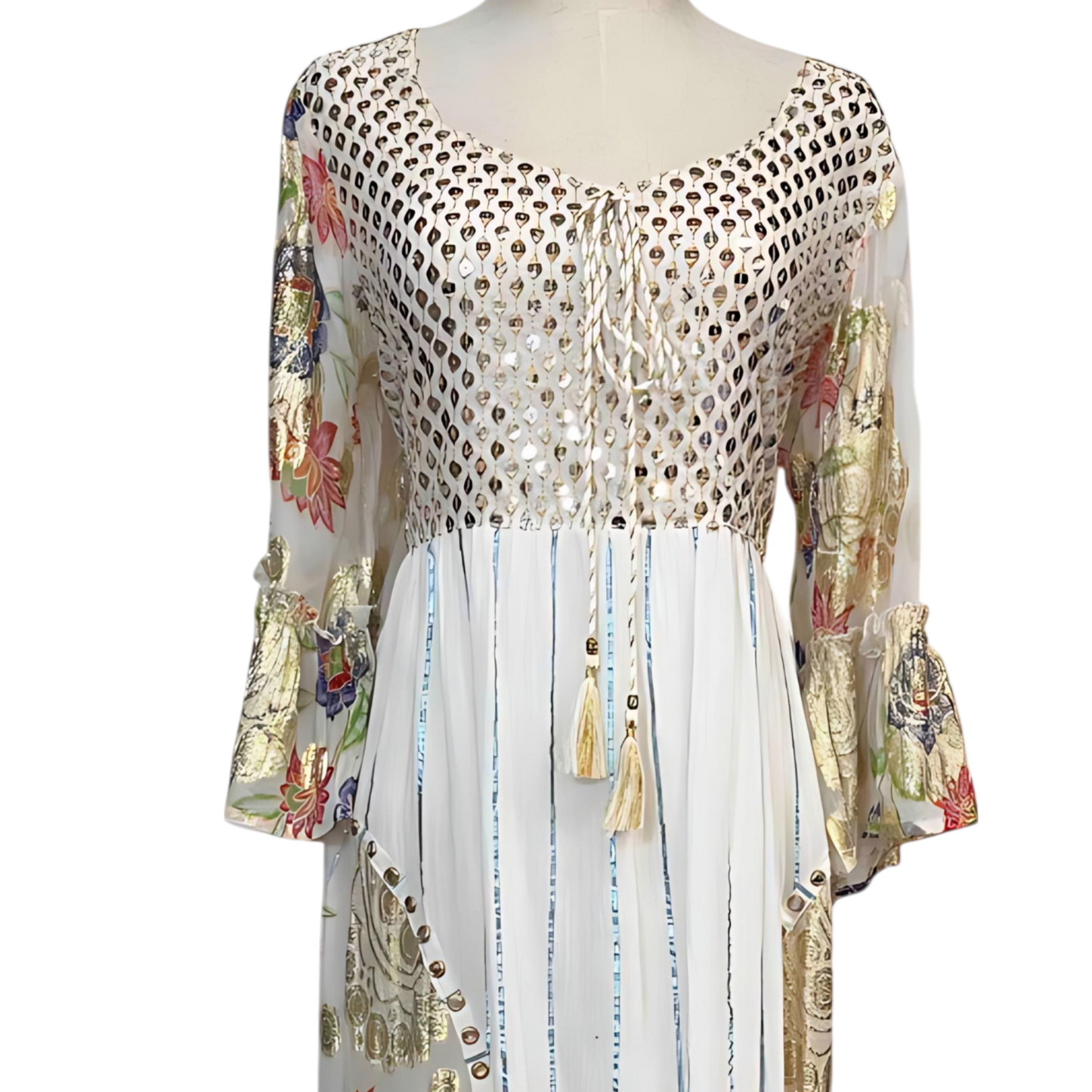 Vestido Largo Blanco con Bordados Dorados y Flores de Color
