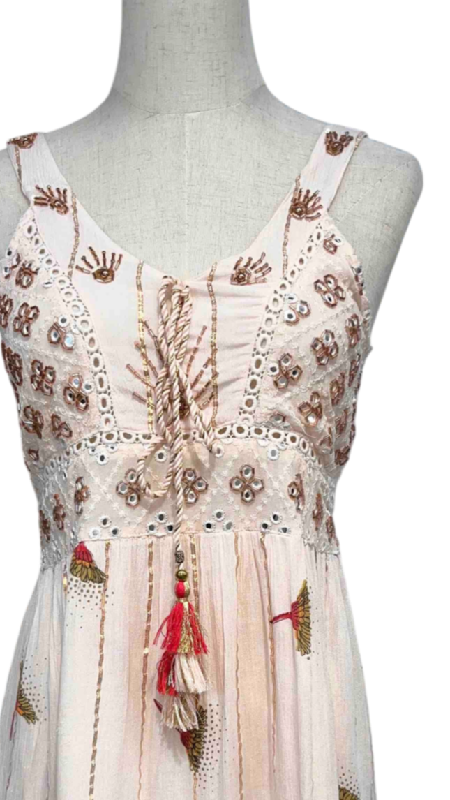 “Kynari” short dress with hand-embroidered embroidery and pompoms