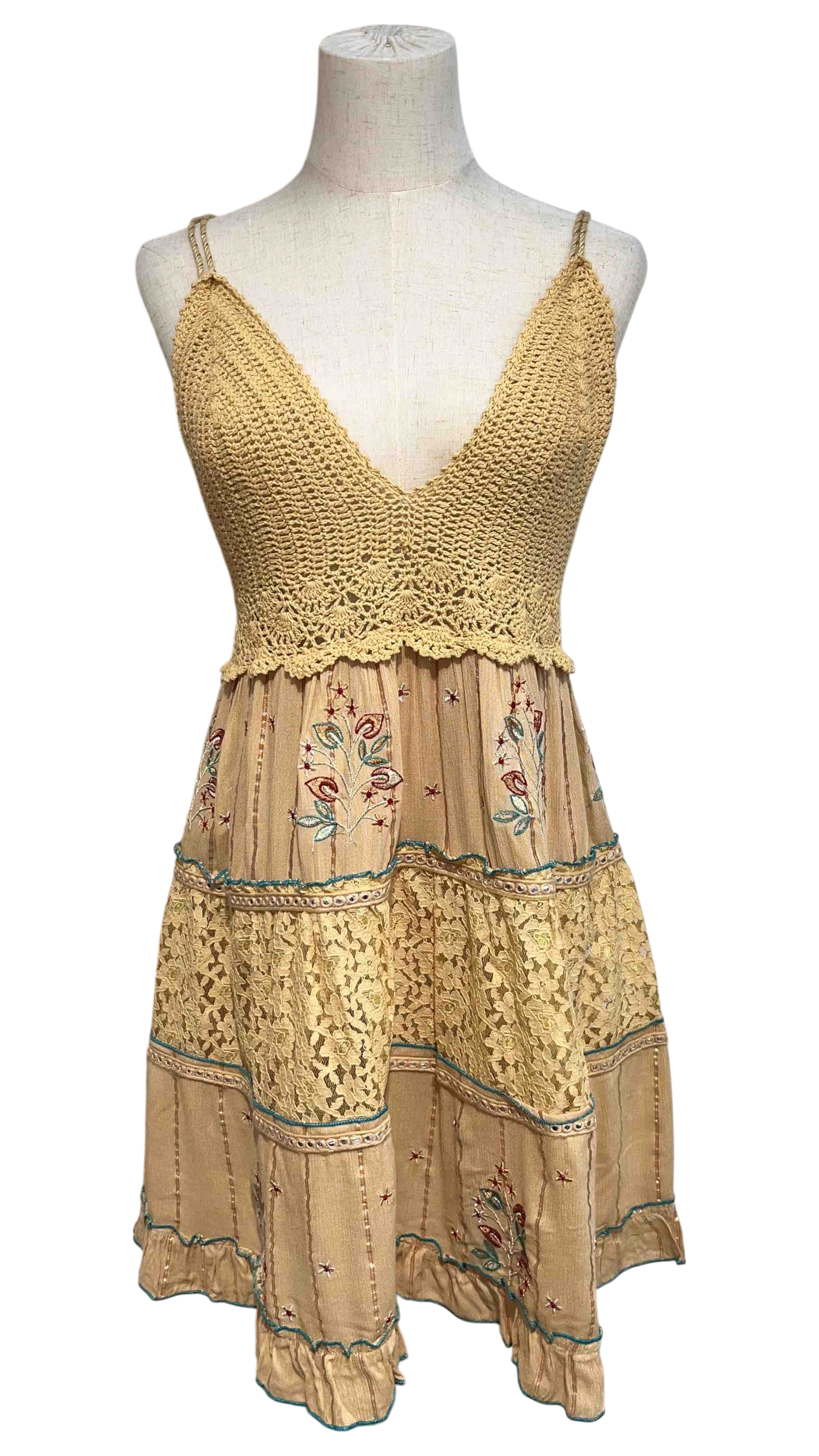 Short dress “Zahara Crochet” with lace and handmade embroidery