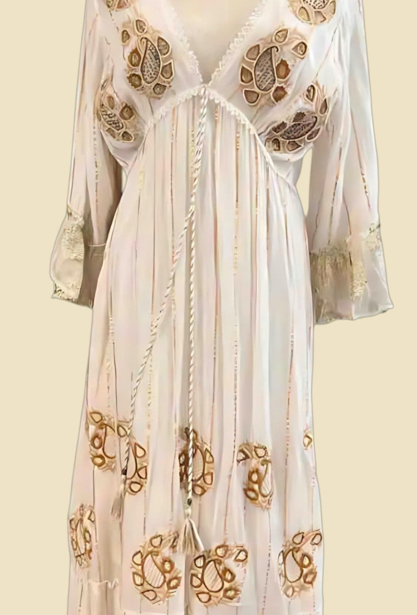 🔥Fuego de Luna – Vestido con bordados dorados y cristales