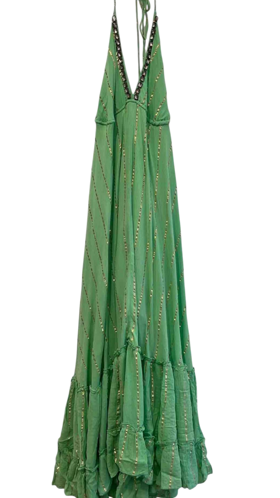 Vestido largo verde con escote halter y pedrería negra