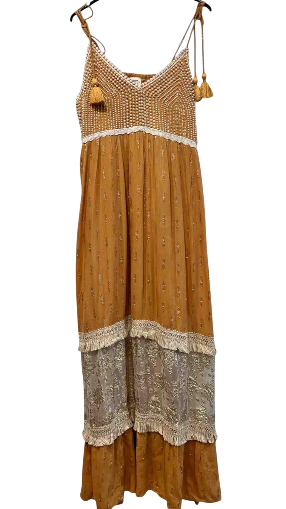 Vestido largo color tierra con crochet y bordado en el bajo