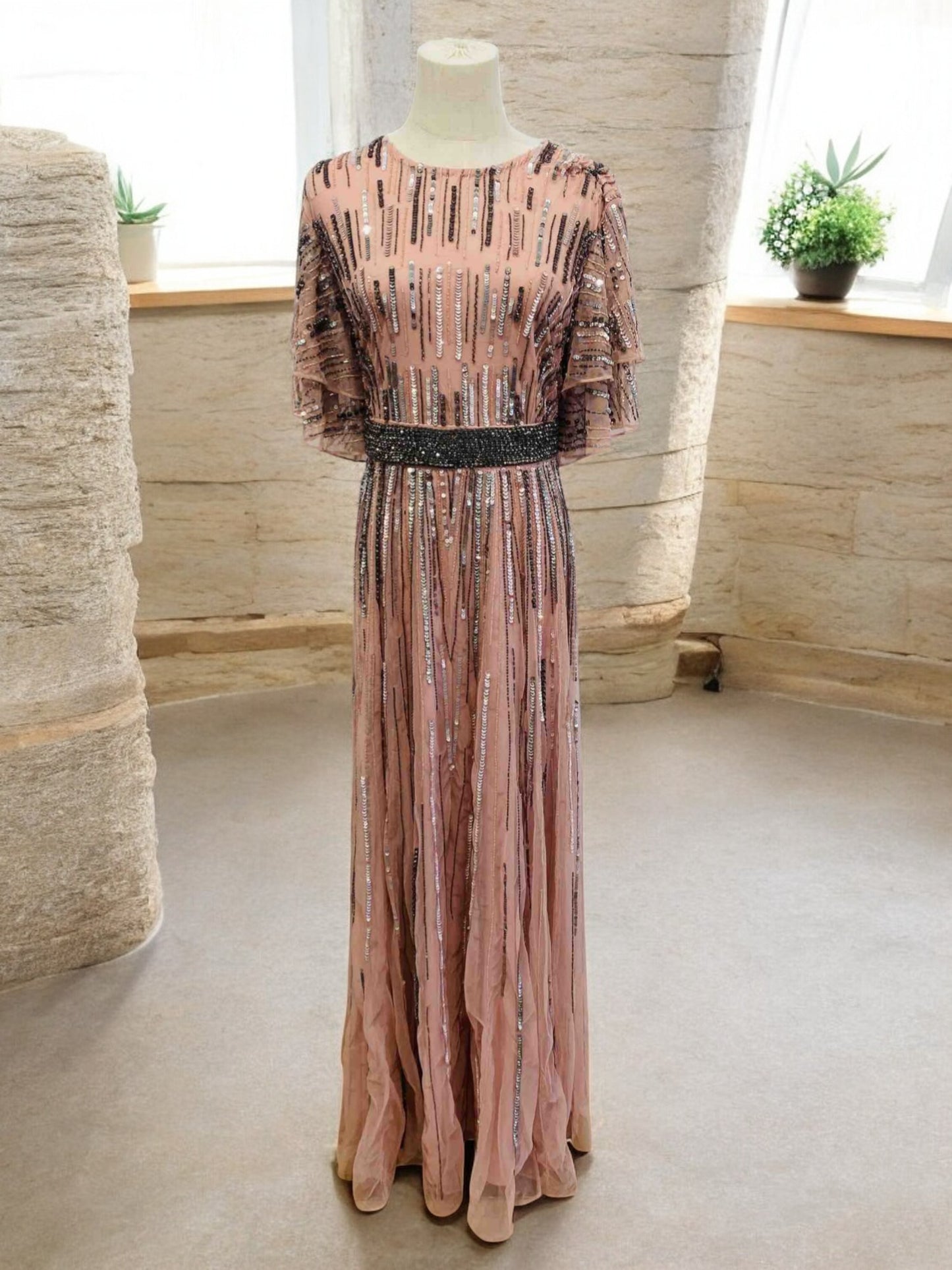 Vestido Alta Costura Rosa Empolvado con Pedrería Vertical
