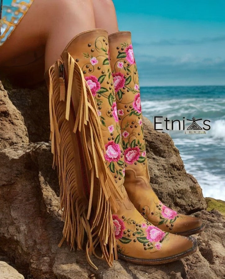 Botas Jardín Nómada – Bordadas con Flecos en Rosa