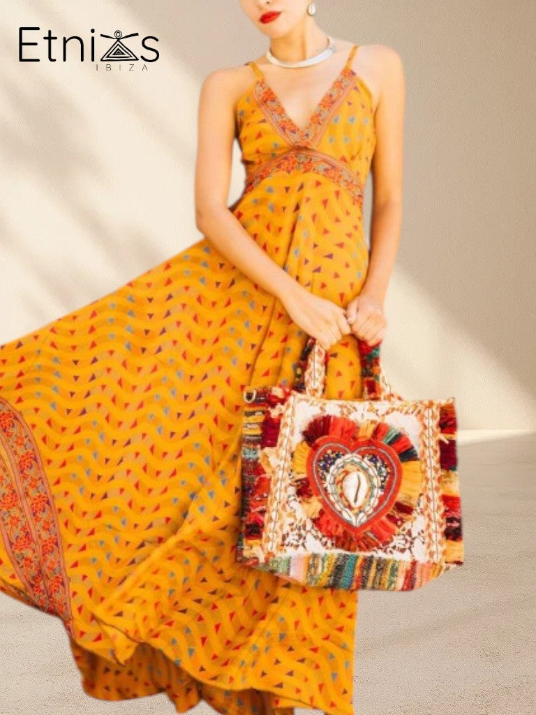 Naya Shell Handcrafted Bag – Unique hand-embroidered piece with a central shell