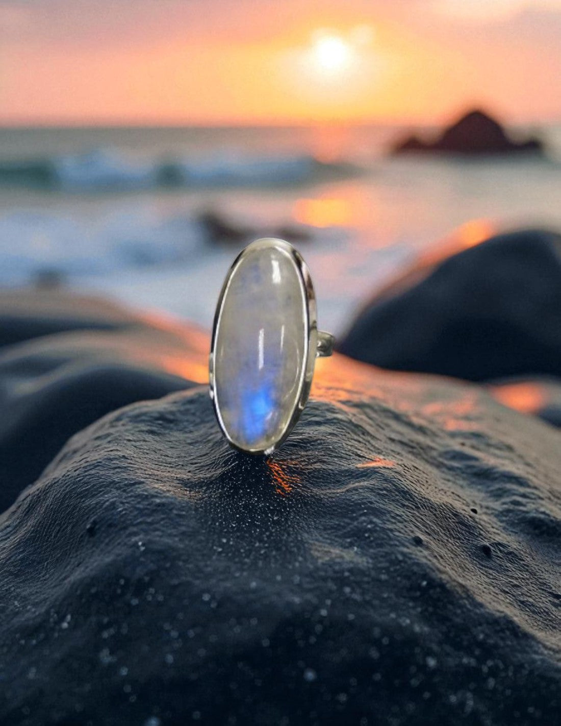 Anillo de Plata con Piedra Luna · Ajustable