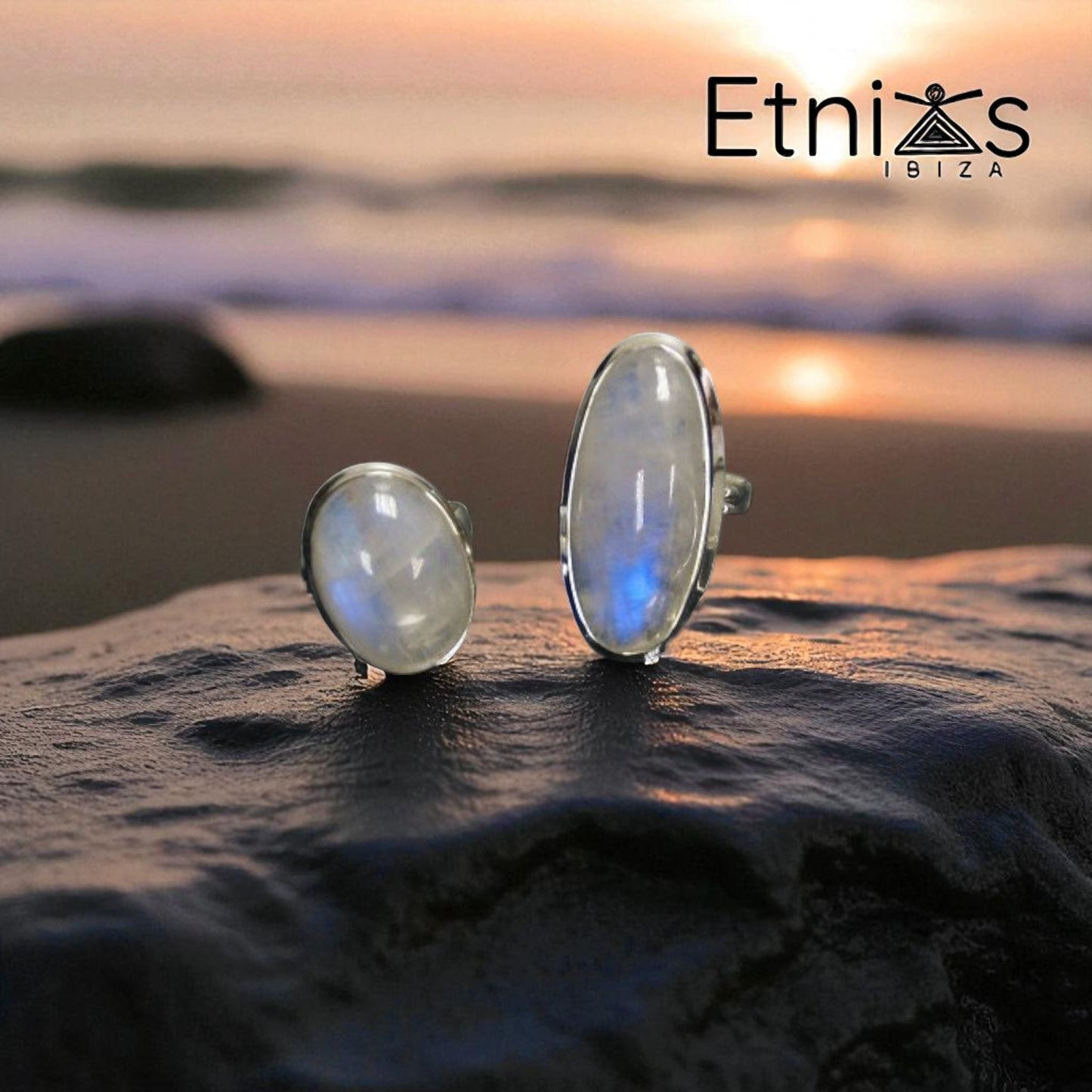 Anillo de Plata con Piedra Luna · Ajustable