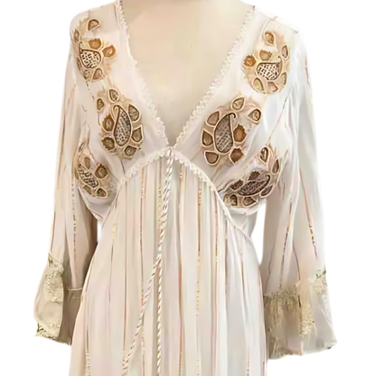🔥Fuego de Luna – Vestido con bordados dorados y cristales