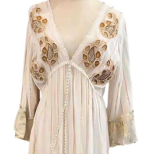 🔥Fuego de Luna – Vestido con bordados dorados y cristales