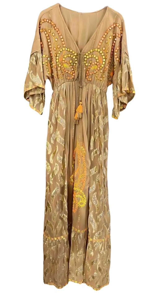 Vestido "Fuego de Vida" – Bordado a mano con espejos y motivos dorados
