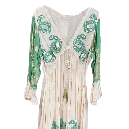 🌿 Espejismo Sagrado – Vestido con bordados dorados y cristales