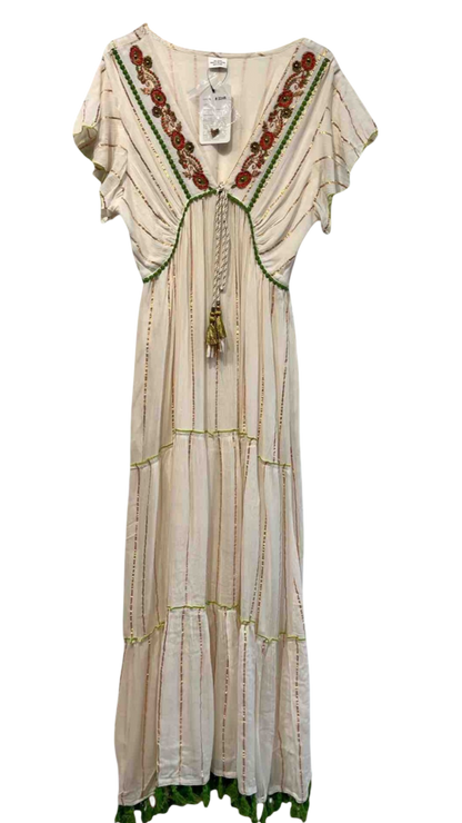 Vestido largo con bordado floral y detalles verdes