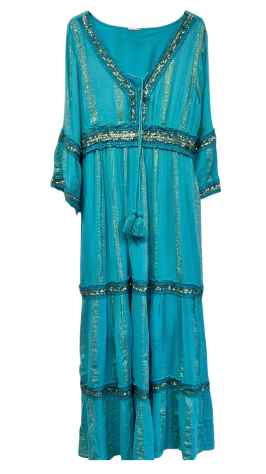 Vestido largo azul turquesa con detalles dorados