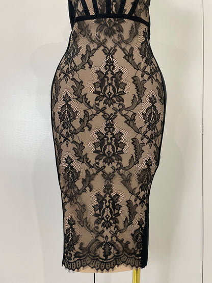 Vestido Midi de Encaje y Tirantes Anchos
