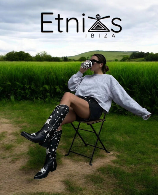Botas Nina Estroica – Blancas y Negras con Estrellas