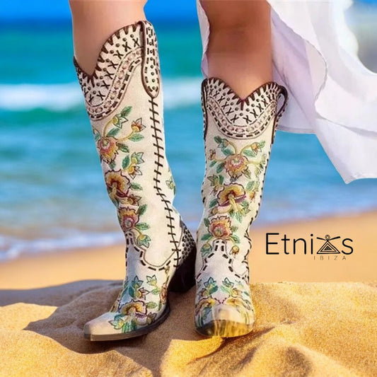 Botas La Frida Salvaje – Bordado Multicolor y Espíritu Indomable