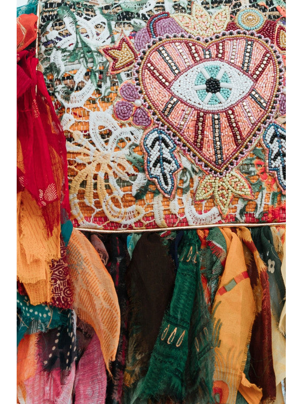 Bolso Artesanal con tegidos reciclados y bordados