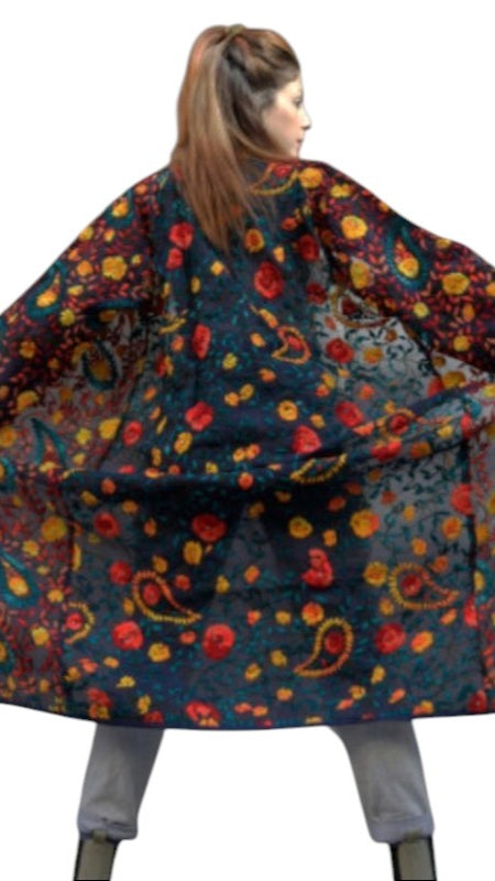 Hand-embroidered kimono in colors