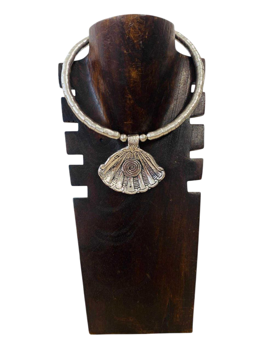 Solar Tribe Breastplate Necklace – Handcrafted embroidery with shells