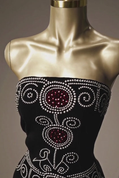 Vestido “Aquelarre de Cristales”