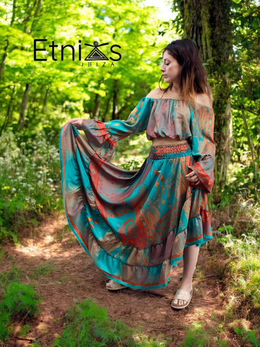 Blusa Maddhi y Falda Sedosa