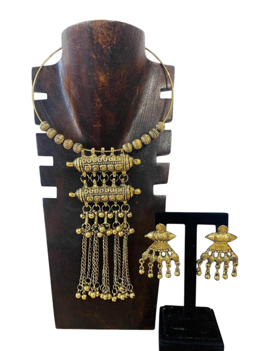 Solar Tribe Breastplate Necklace – Handcrafted embroidery with shells
